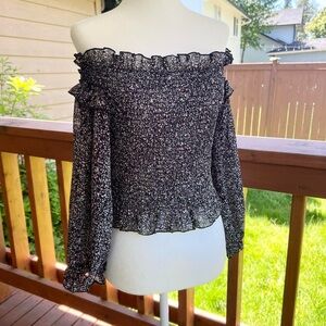 NWT Leela & Lavender off the shoulder stretch top blouse long puff sleeve